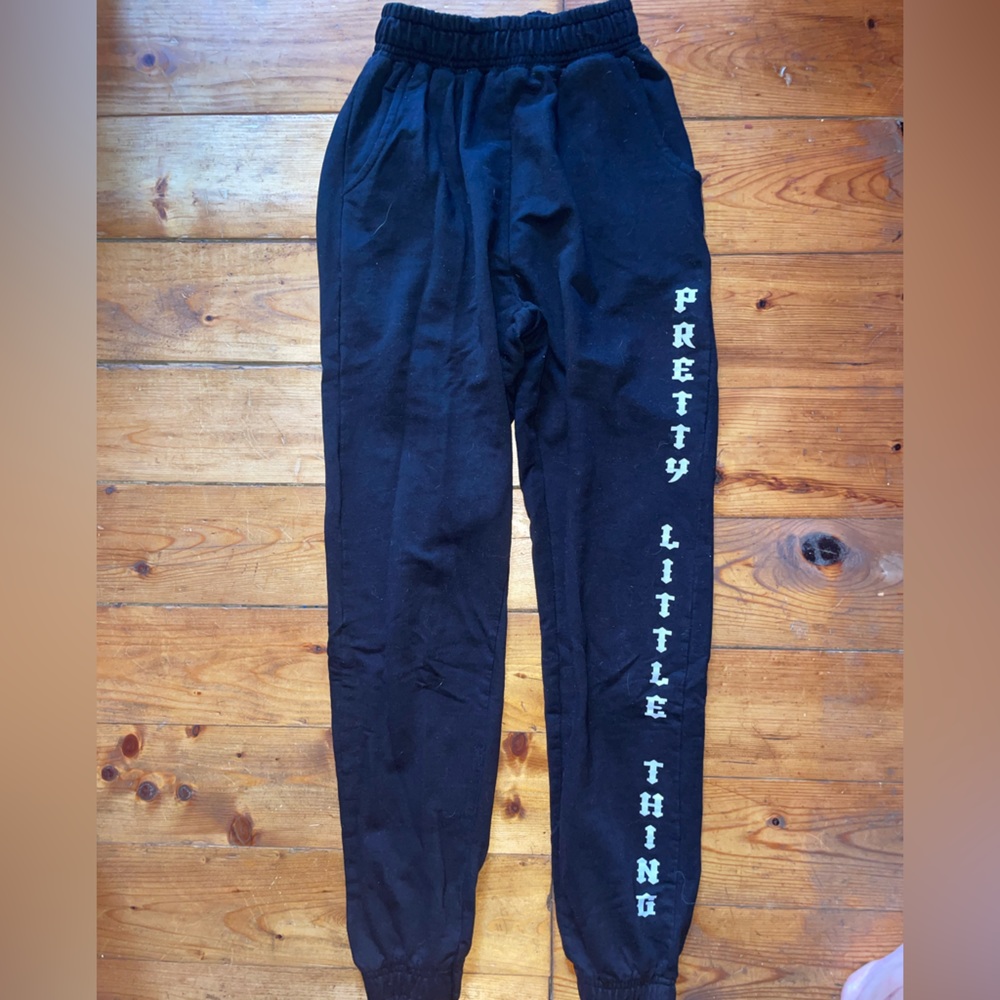 Black prettylittlething sweatpants